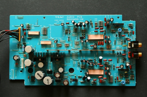 TEAC VRDS-10 DAC PCB detail foto